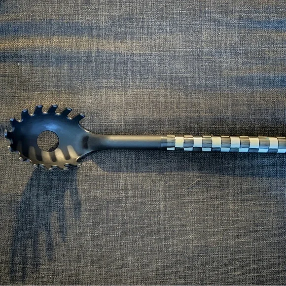 items around the house…kitchen - Picture 6 of 13